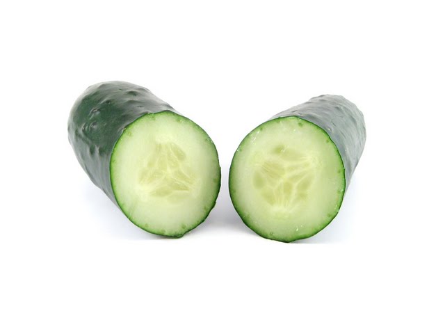 Warzywa i owoce - cucumber-sliced-01.jpg